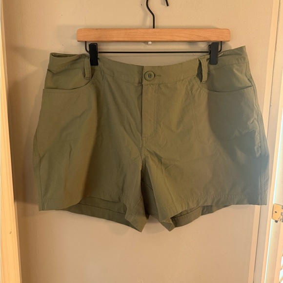 Ascend Forest Green Utility Shorts 18 - Picture 1 of 10